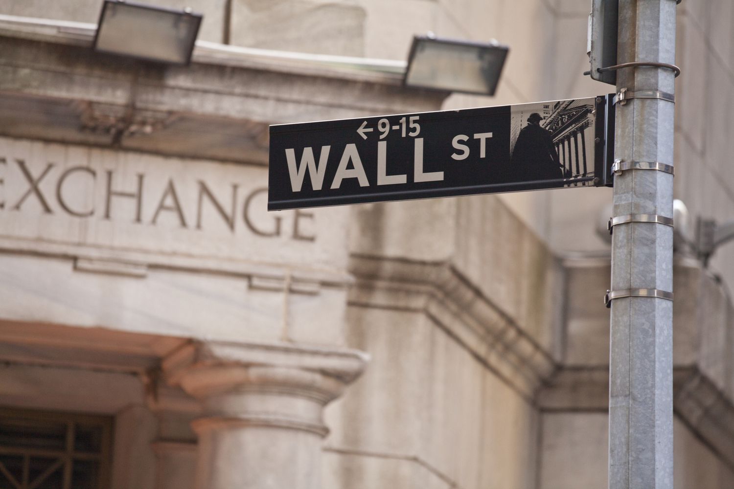 12 Bank Stocks That Wall Street Loves the Most