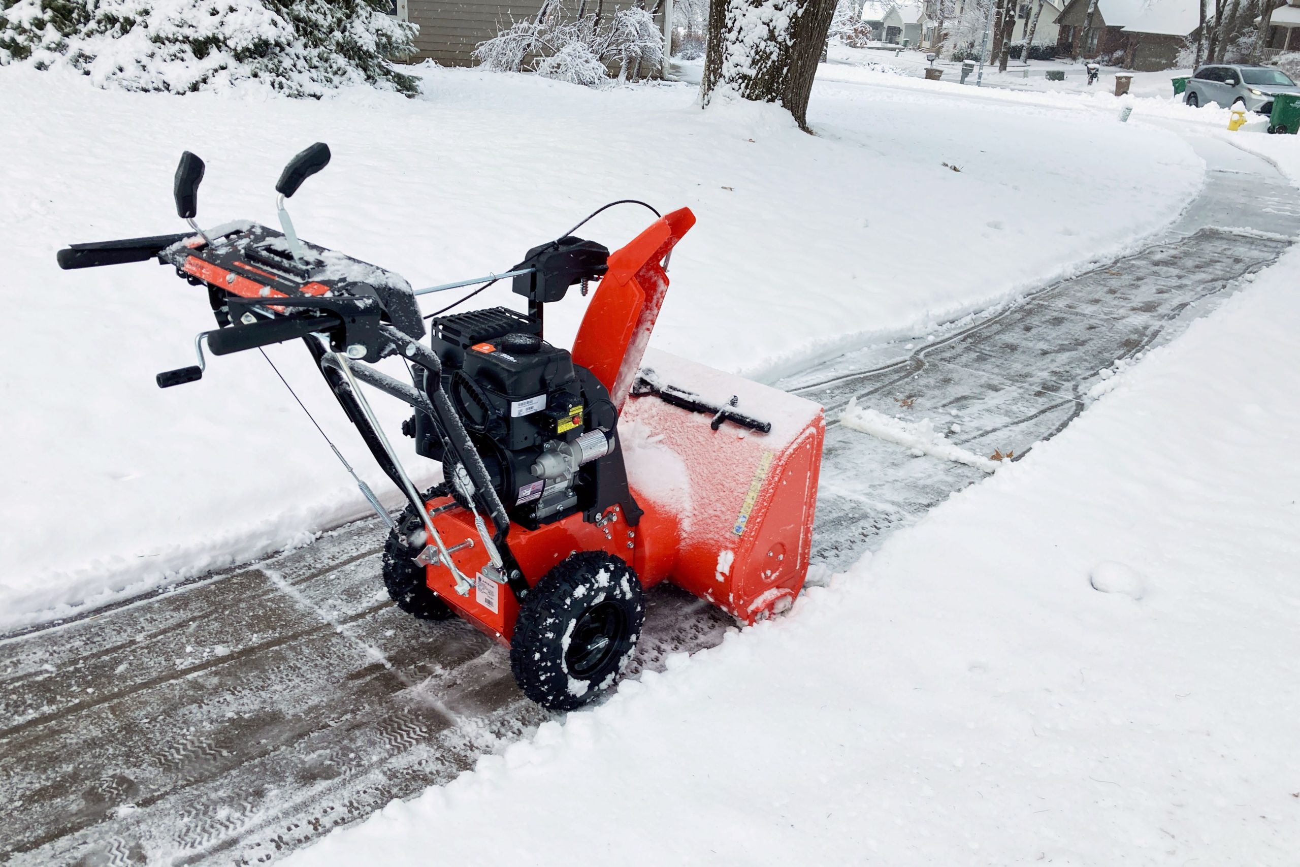Which is more efficient, the electric, battery-powered, or a battery-powered snow blower? Which is more efficient, the electric, battery-powered, or a battery-powered snow blower