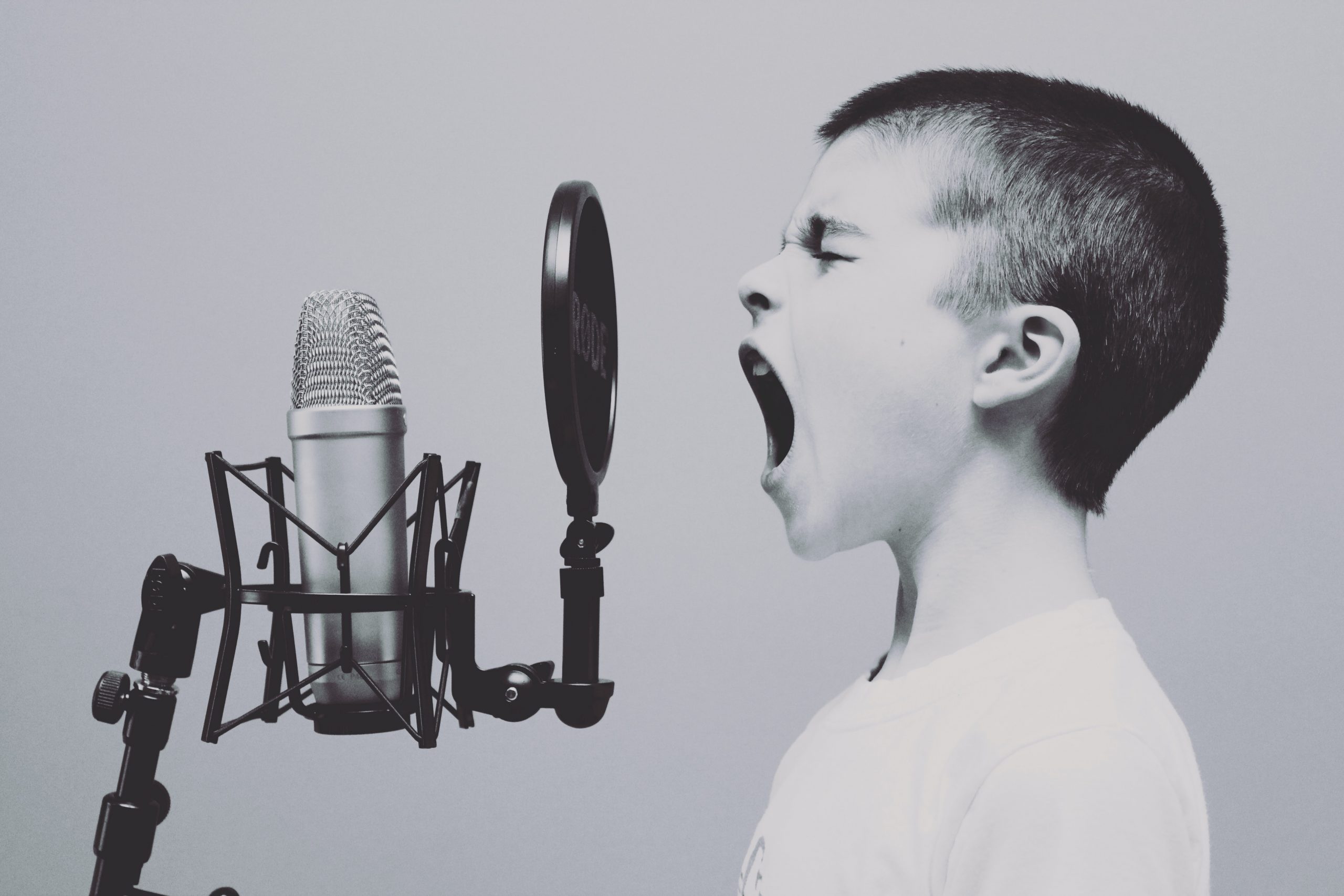 How does Singing Lessons Help Build Your Talent