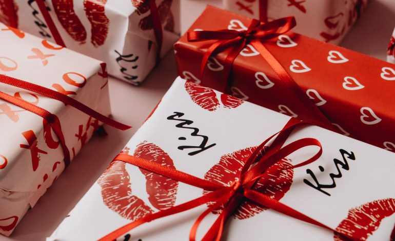 Why Are Gifts So Important in Your Happy Relation?