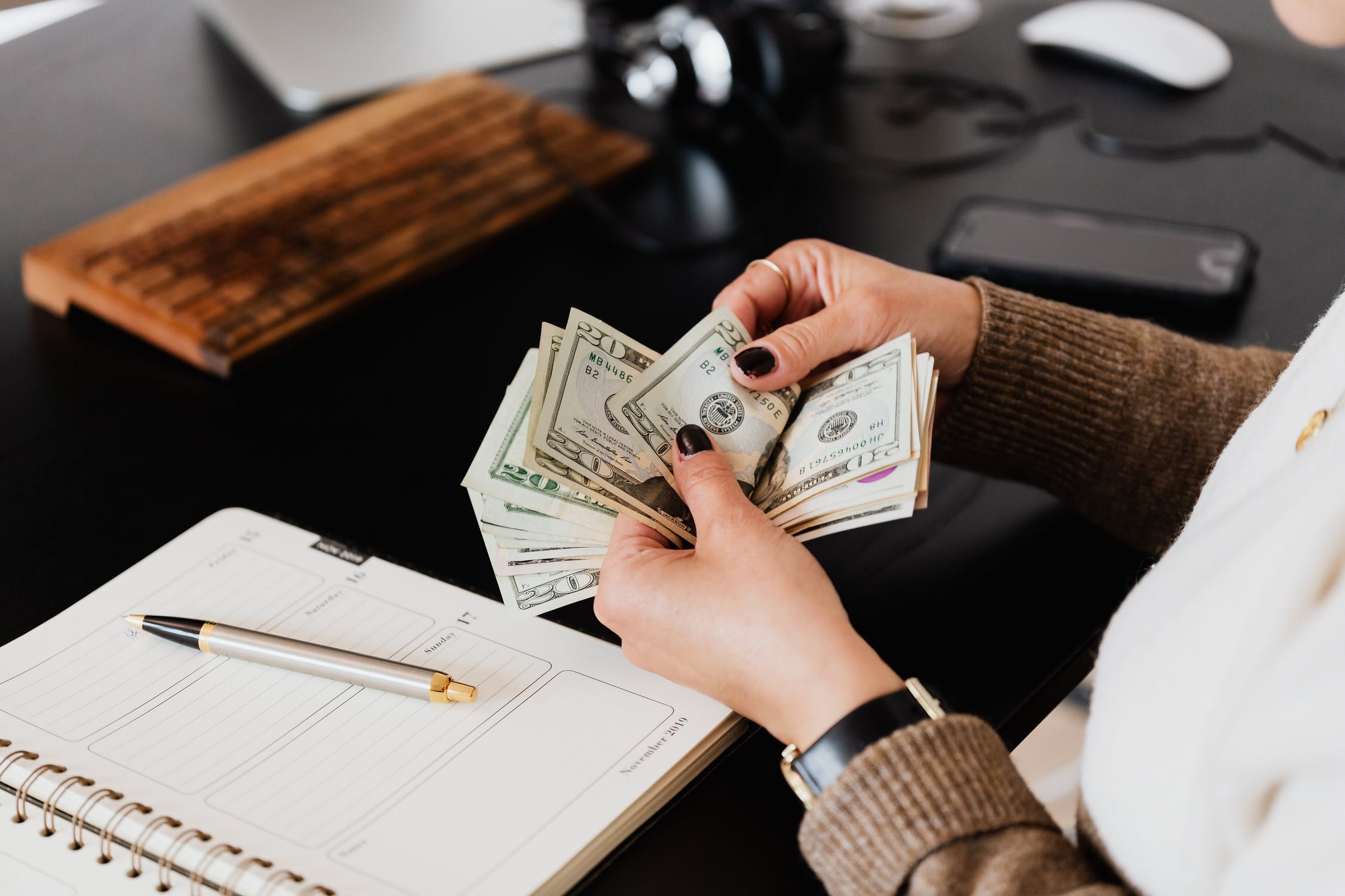 How do You Plan a Financial Budget