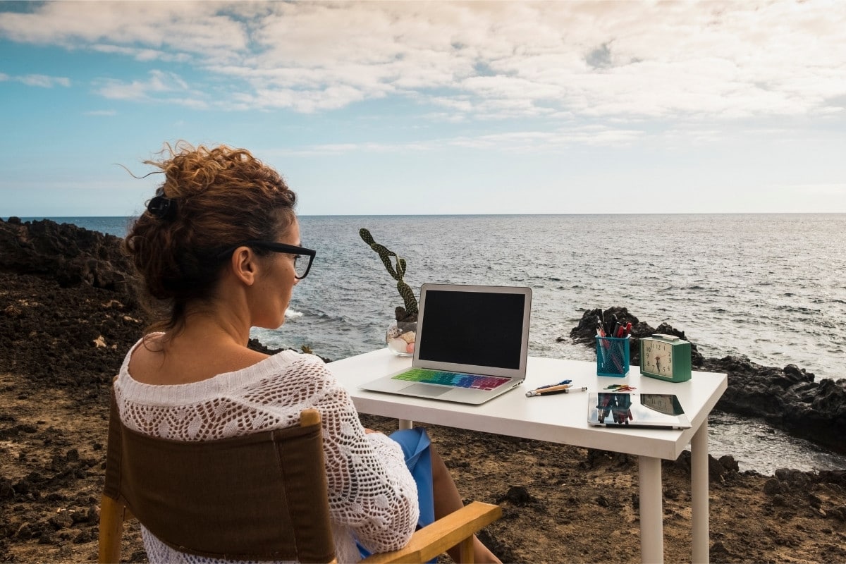 How to Get a Digital Nomad Job? How to Get a Digital Nomad Job