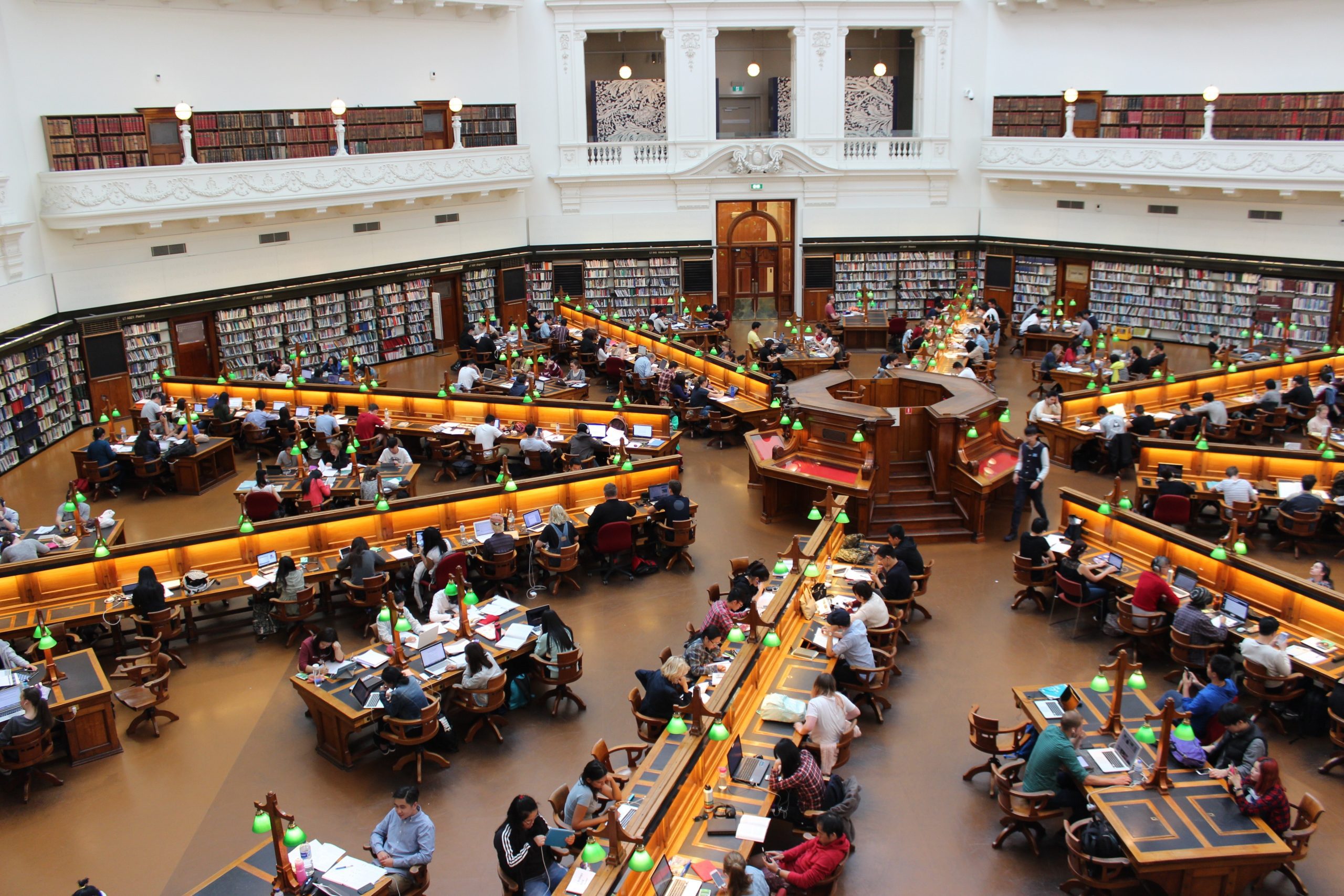 The Psychology of Investing: How Emotions Affect the Stock Market