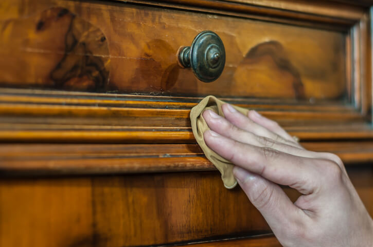 How to Make Money From Antique Refurbishment