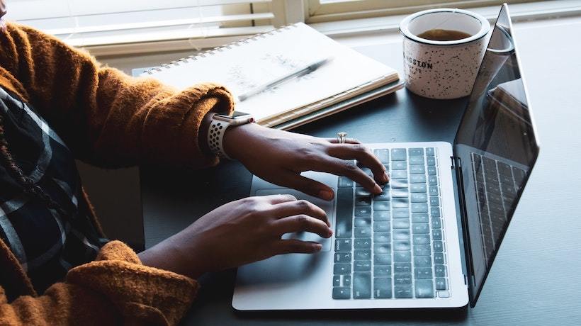 How to Onboard New Employees in a Hybrid Work Setting