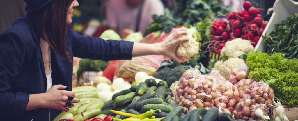 The Benefits of Shopping at Farmers Markets