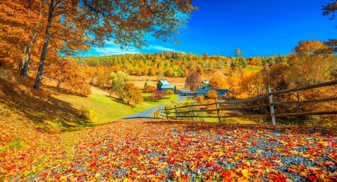 Discover the Charm of Small Towns in the US During Fall Discover the Charm of Small Towns in the US During Fall