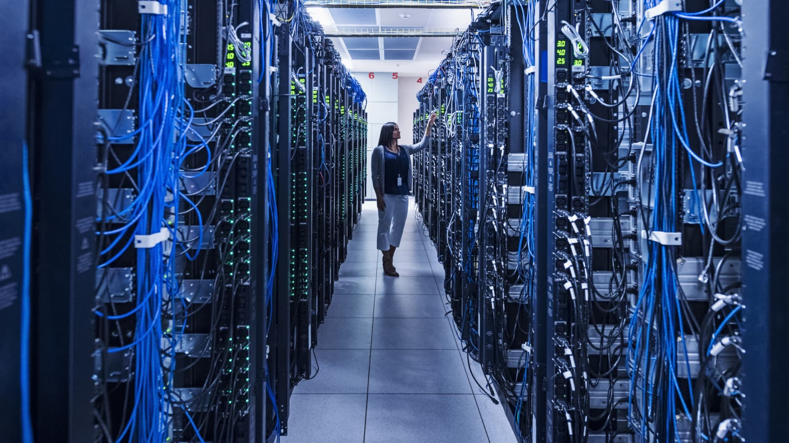 Top 5 Use Cases of Dedicated Servers in Dubai's Growing Tech Scene