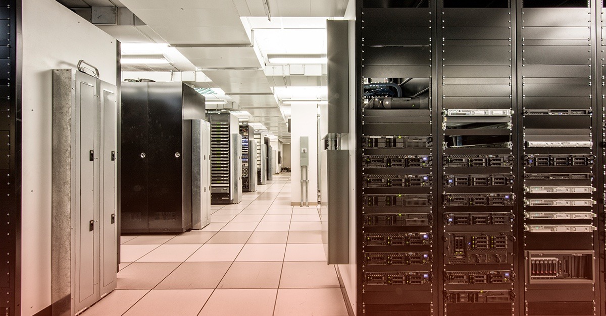 Top 7 Reasons to Migrate Your Business to a Secure Data Center Top 7 Reasons to Migrate Your Business to a Secure Data Center
