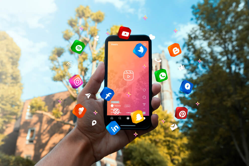 How to Use Social Media to Boost Mobile Commerce Sales