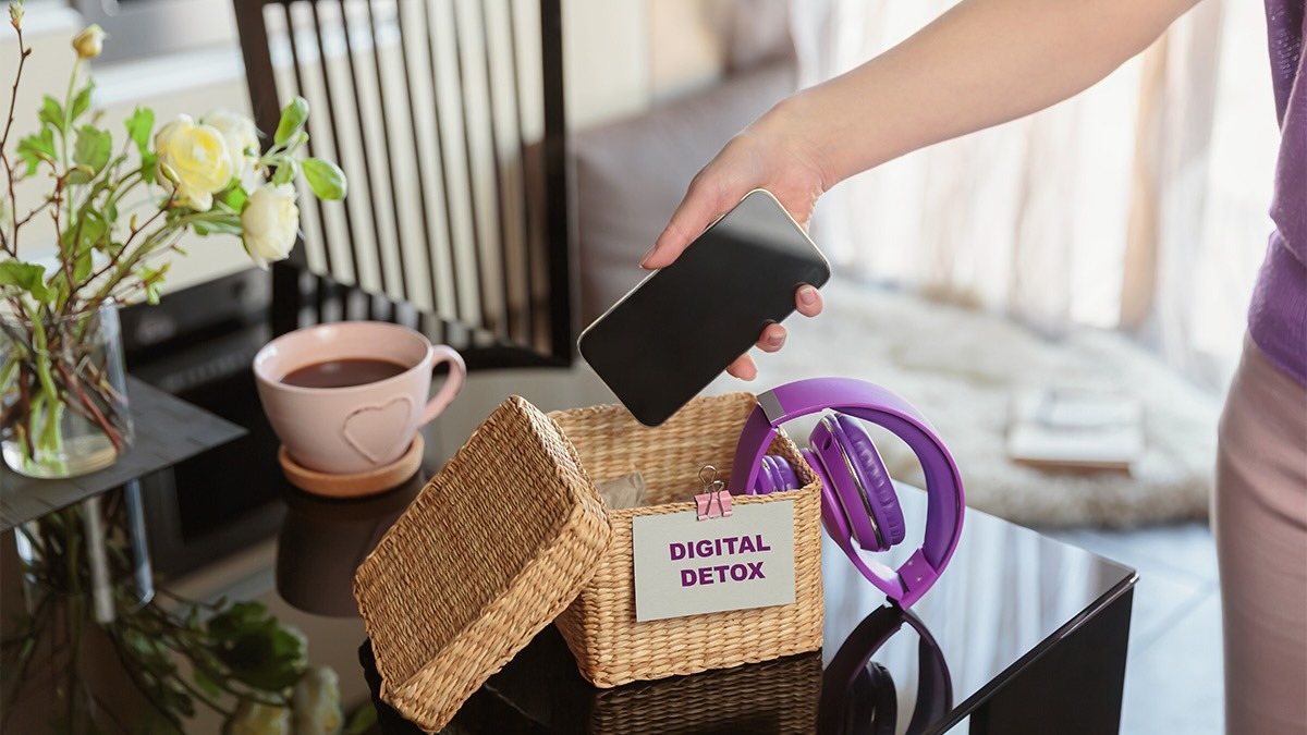 The Benefits of Taking a Digital Detox on Vacation The Benefits of Taking a Digital Detox on Vacation