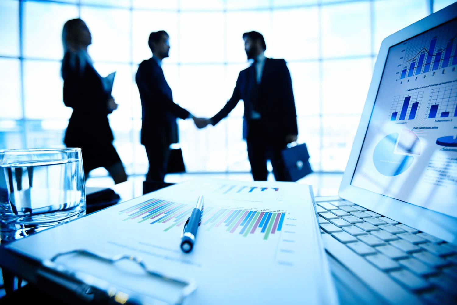 Partnering with Experts for hassle-free Financial Management Partnering with Experts for hassle-free Financial Management