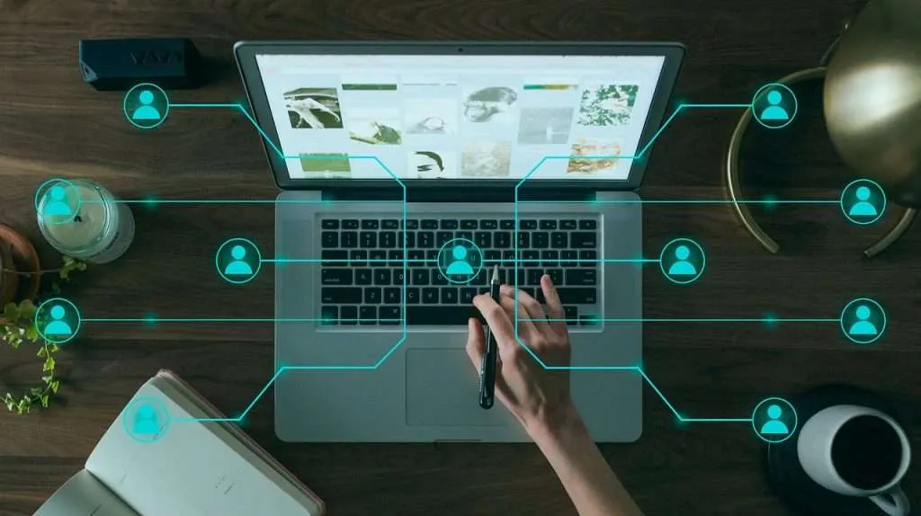 Creating a Seamless Omnichannel Experience With Digital Storefronts
