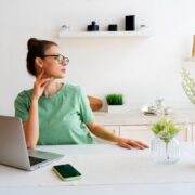 virtual assistant vs social media manager